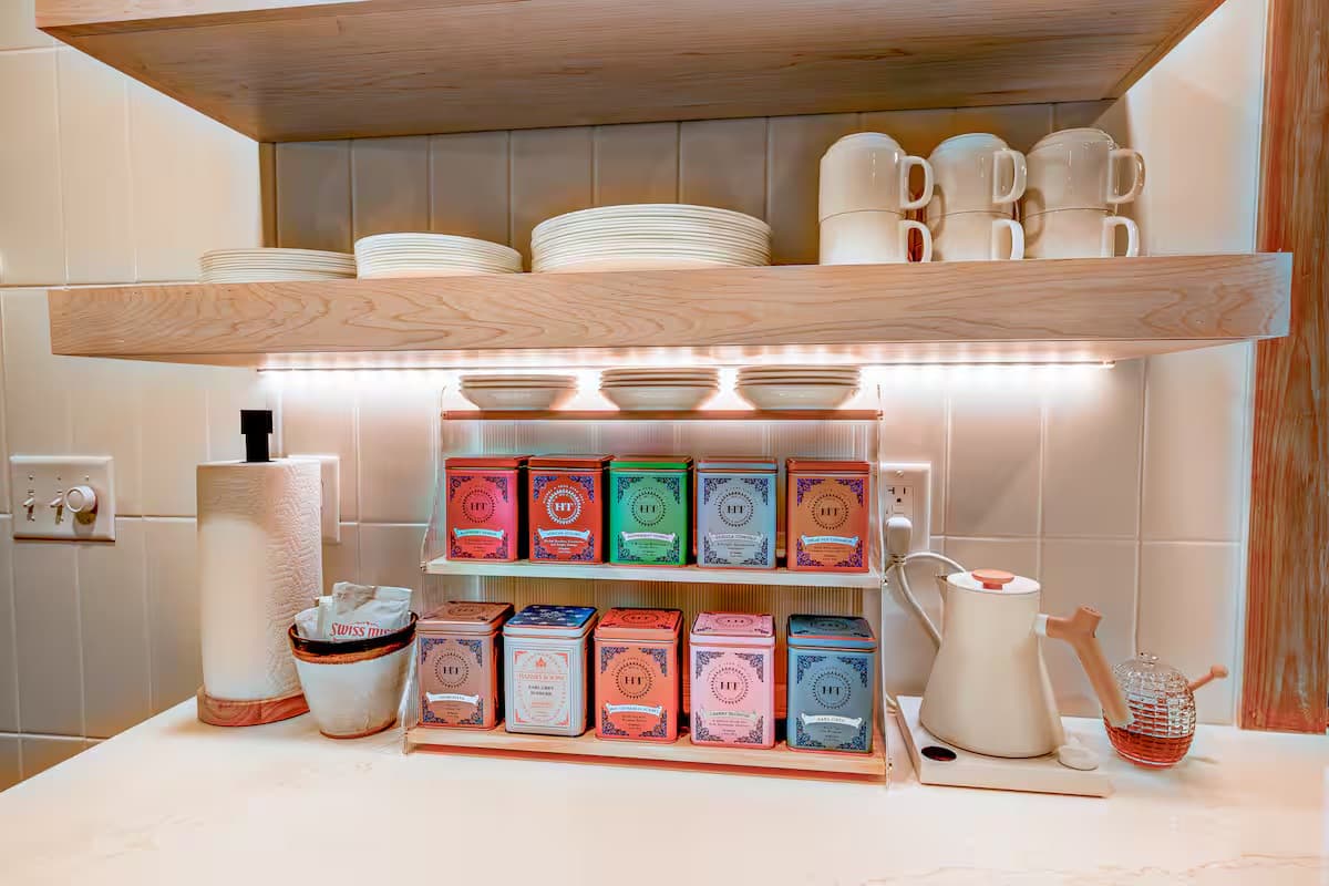 Tea station — precision kettle, ten tea choices